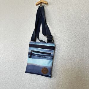 Dakine Jive Crossbody Bag Shoulder Purse Adjustable Strap Blue Stripe